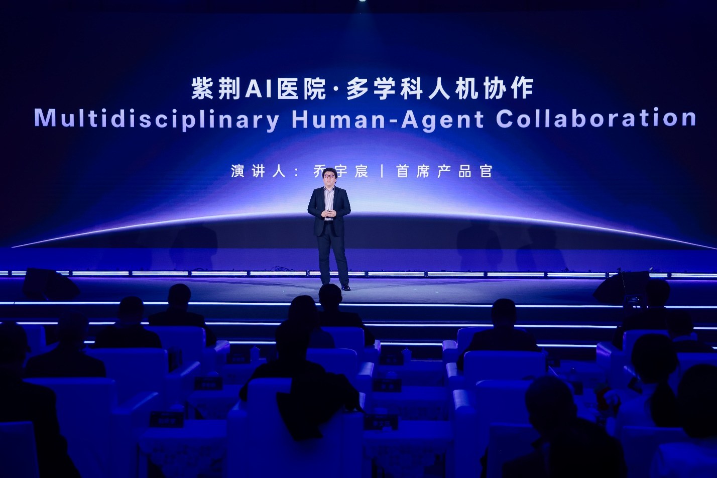 图注:合成AI患者基于医学指南与文献生成,不触碰真实病历