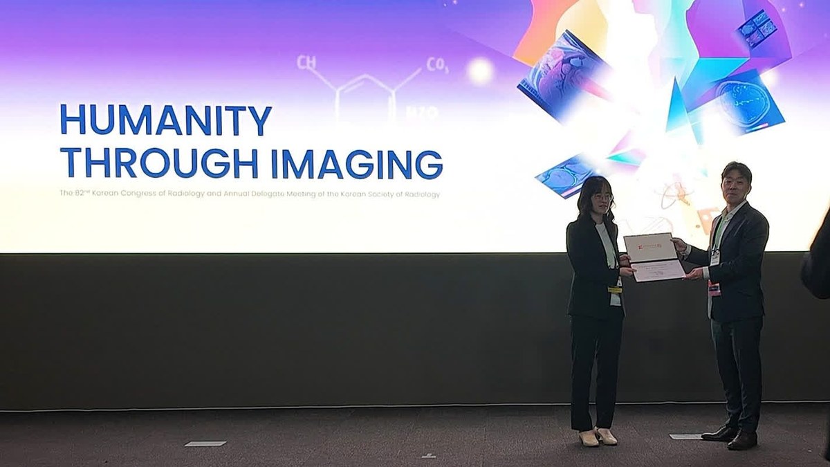 6名医生先看片、AI再挑错：DeepNoid的AI second reader模式拿下KCR 2026最佳摘要