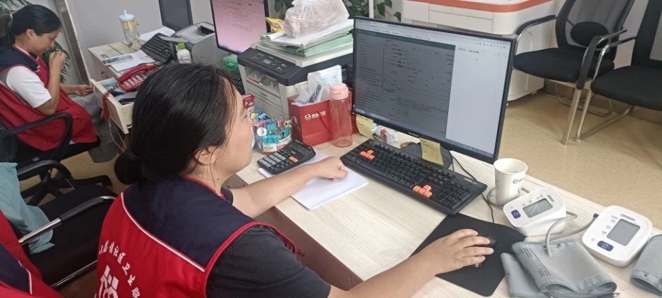 绵阳乡镇卫生院影像技师使用AI影像阅片工具